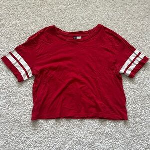 H&M Divided Women’s Red Short Sleeve Shirt Size XSmall